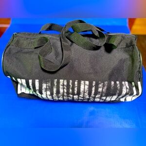 Unisex Black & White Piano Key Stylish Zippered Duffel Bag Nice for music school